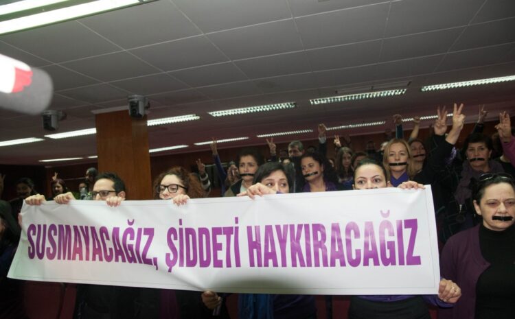  Kadınlar, Doğuş Derya’ya destek için Meclis’te…