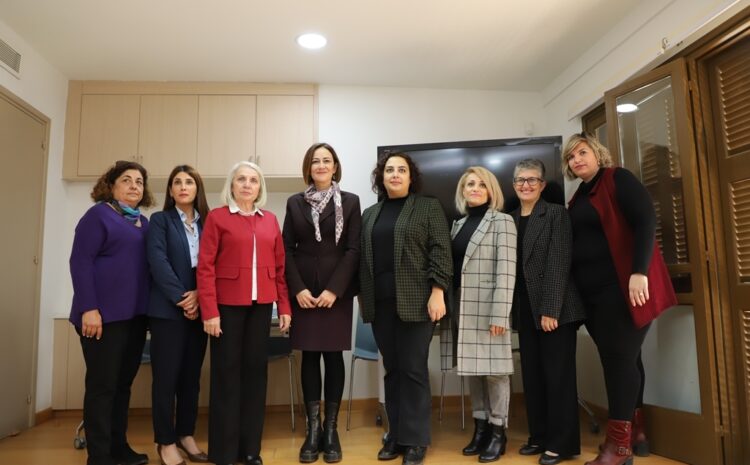  Kıbrıslı kadınlar şiddete karşı birleşti