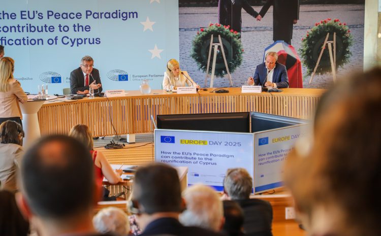  Erhürman, “Kıbrıs Barış Sürecinde AB’nin Rolü” başlıklı panelde konuştu: