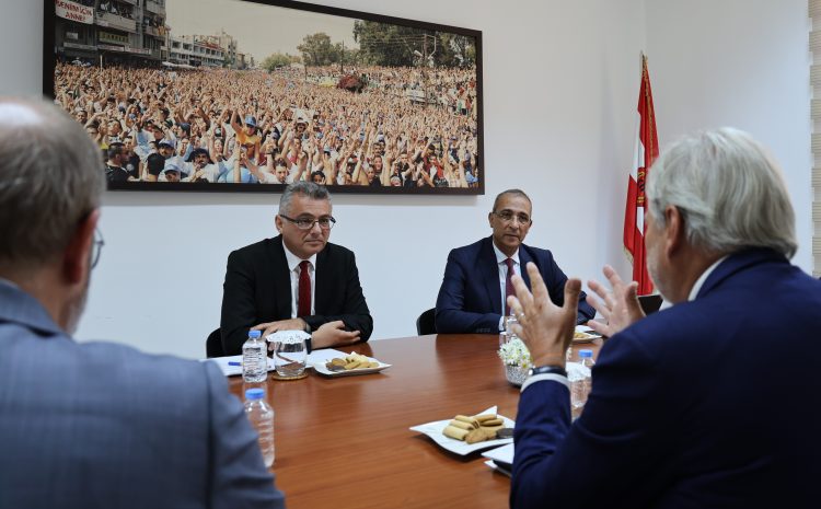  Erhürman, AB Kıbrıs Özel Temsilcisi Johannes Hahn’ı kabul etti