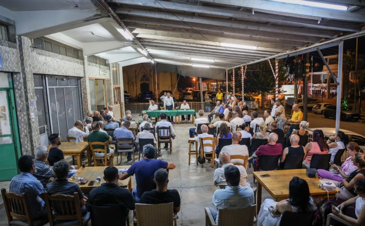  Erhürman Dipkarpaz’da bölge halkıyla bir araya geldi