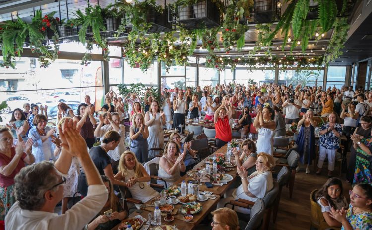  Kadınlar Lefkoşa’da “Geleceğe İmza Attı”