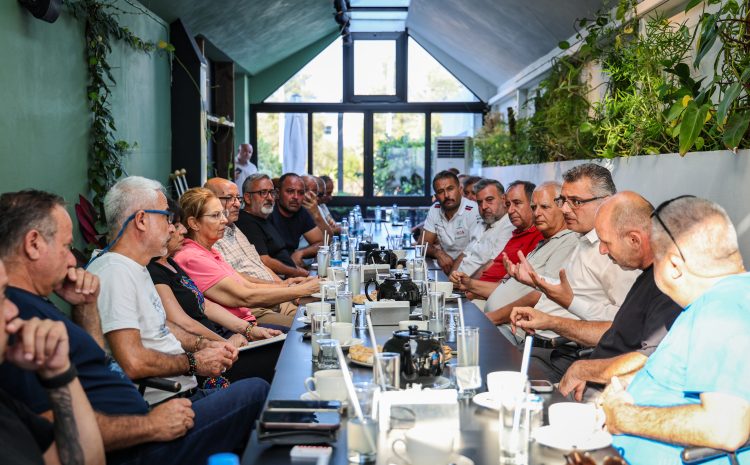  Erhürman, Mağusa’da esnafın sorunlarını dinledi, çözüm önerilerini paylaştı