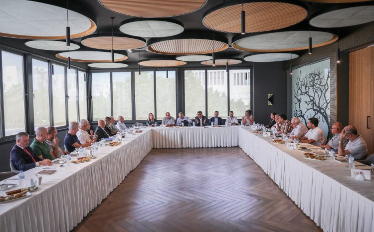  Erhürman: Ayaklarımız üzerinde duracak, hep birlikte üretecek, pastayı hep birlikte büyüteceğiz