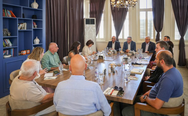  Erhürman, Türkiye’den gelen gazetecilerle bir araya geldi