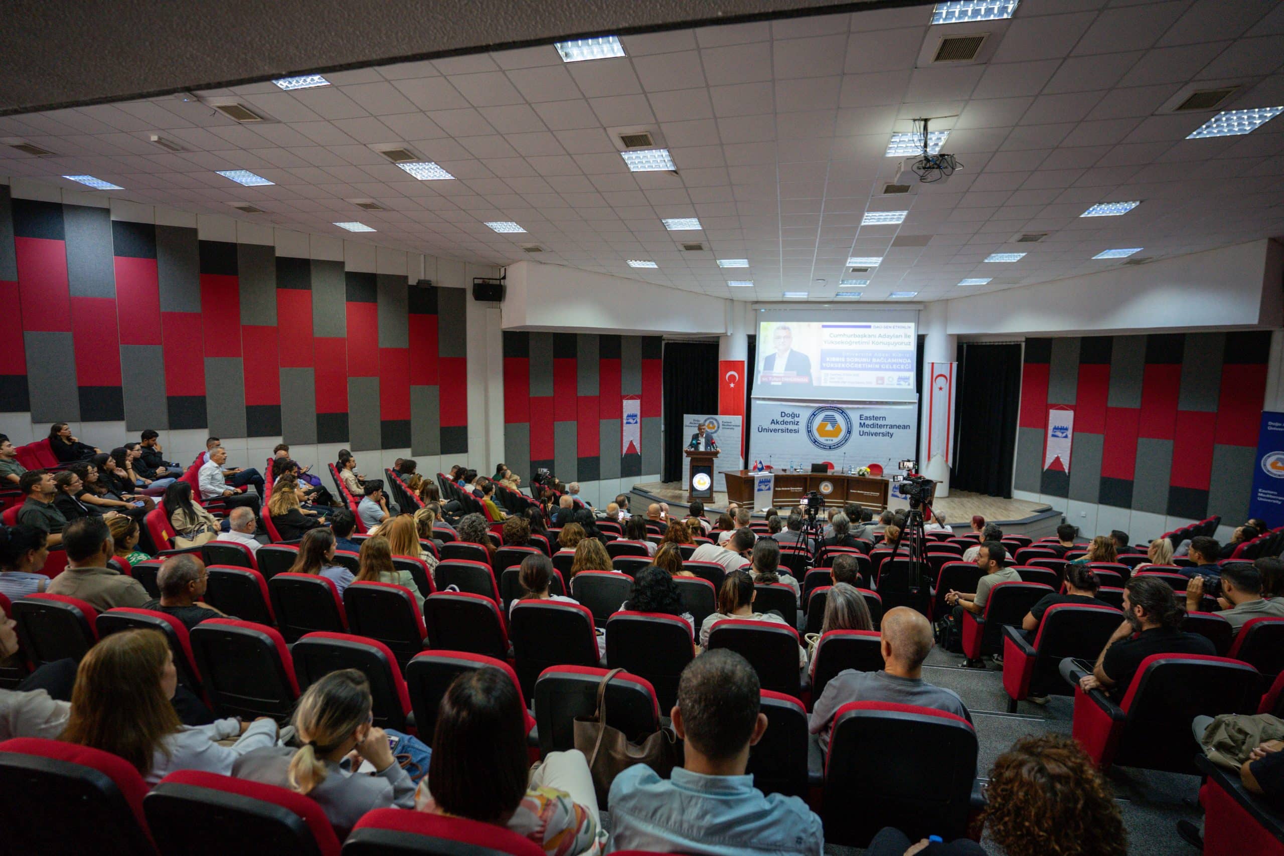 Erhürman, DAÜ’de “Yükseköğretimin Geleceğini” konuştu: