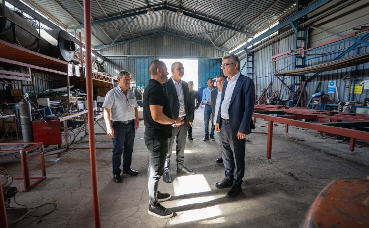  Erhürman Lefkoşa Sanayi Bölgesini ziyaret etti: