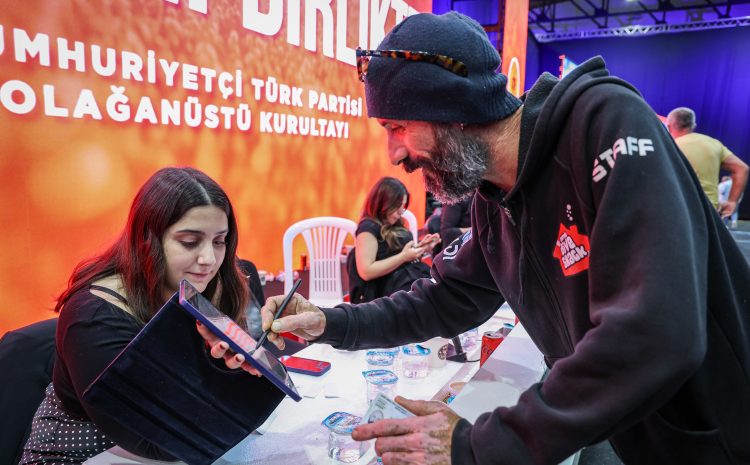  CTP 30. Olağanüstü Kurultayı’nda oy verme işlemi sürüyor