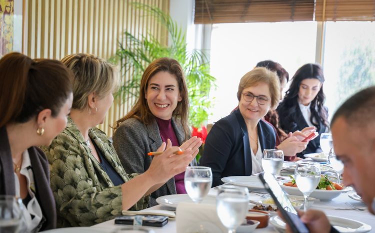  CTP Genel Başkanı Sıla Usar İncirli, Türkiye’den gelen gazetecilerle bir araya geldi