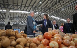 CTP Genel Başkanı Sıla Usar İncirli İskele’de esnafla buluştu