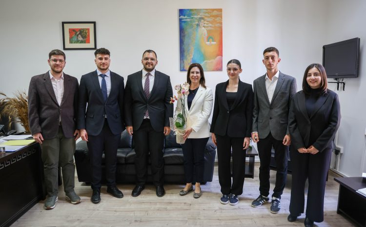  İncirli: Karar alma süreçlerinde gençler merkezde olacak