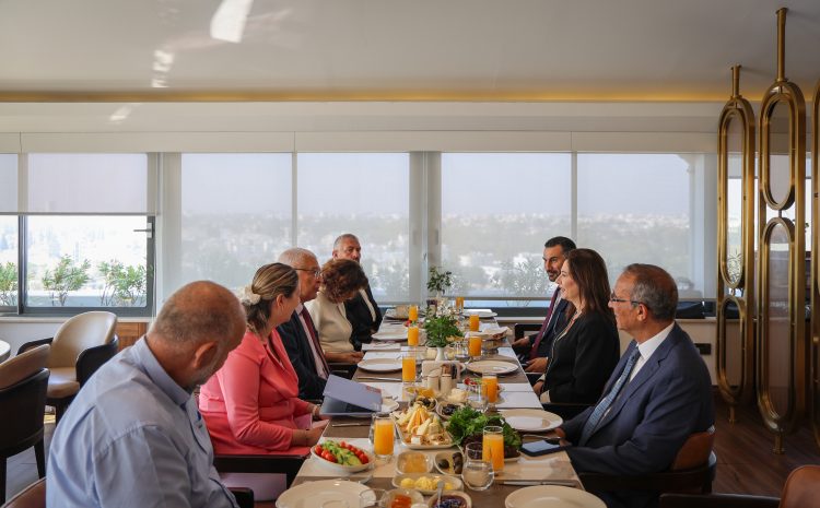  İncirli, gazetecilerle bir araya geldi