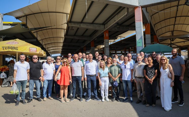  CTP ile TDP Lefkoşa Açık Pazarı’nı ziyaret etti